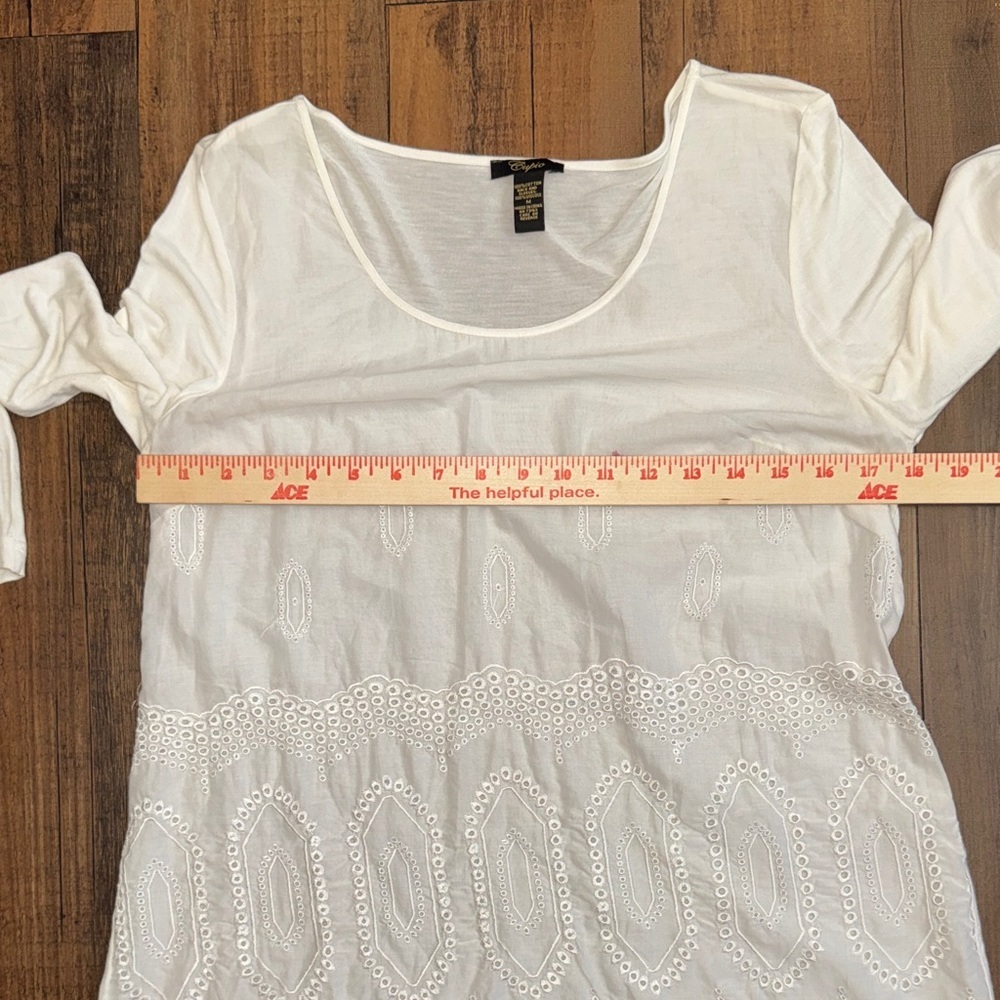 Cupio White Long-Sleeve Eyelet Embroidered Top - Picture 11 of 13